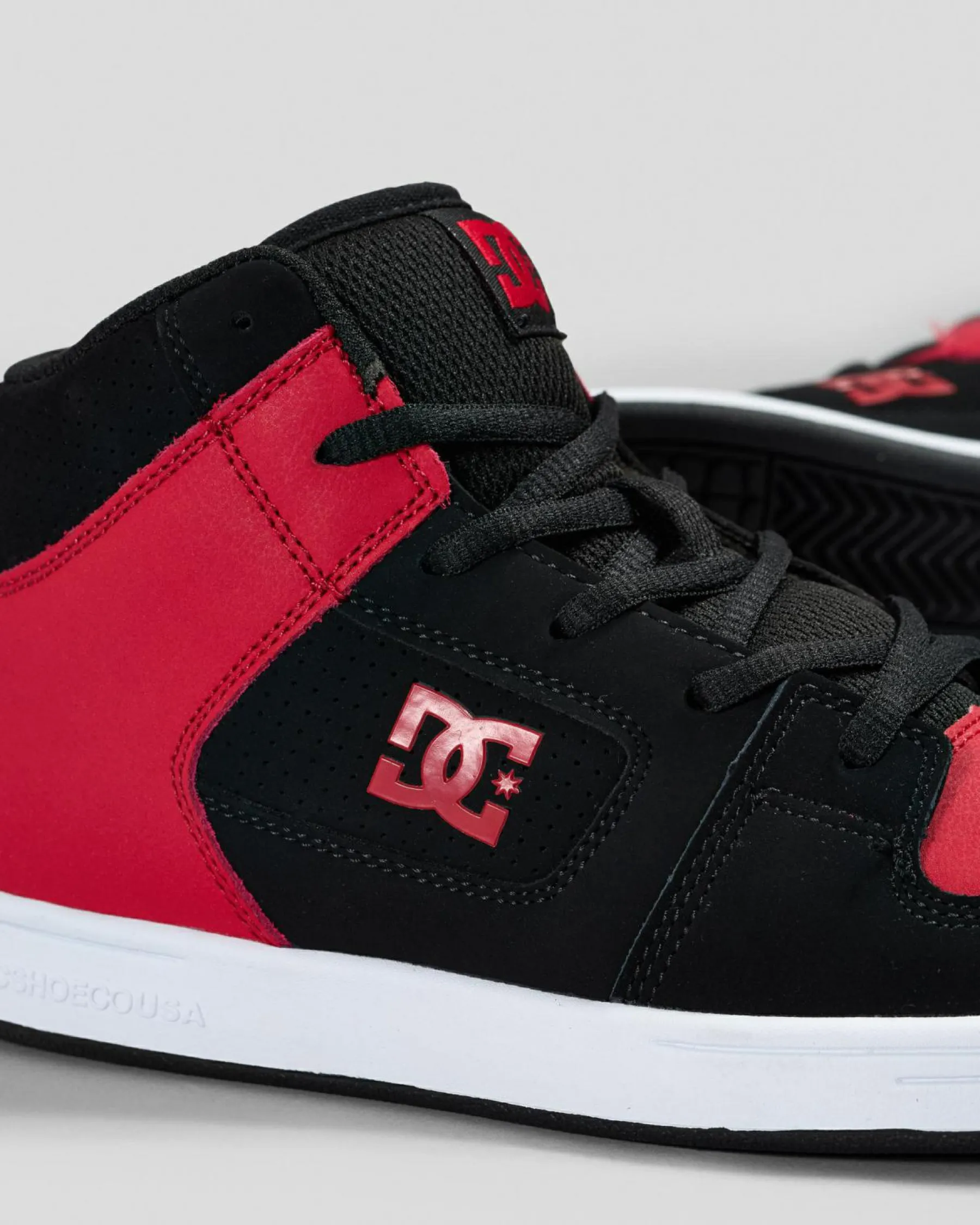 Sneakers*DC Shoes Boys' Manteca 4 Hi-Top Shoes Black/red/white