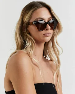 Sunglasses*Le Specs Capacious Sunglasses Tort/brown Mono