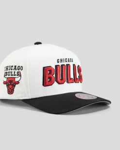 Headwear*Mitchell & Ness Chicago Bulls Pro Pinch Snapback Cap Vintage White/black