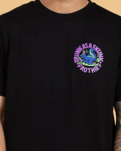 Hot Drunk Skunk T-Shirt Tops & T-Shirts