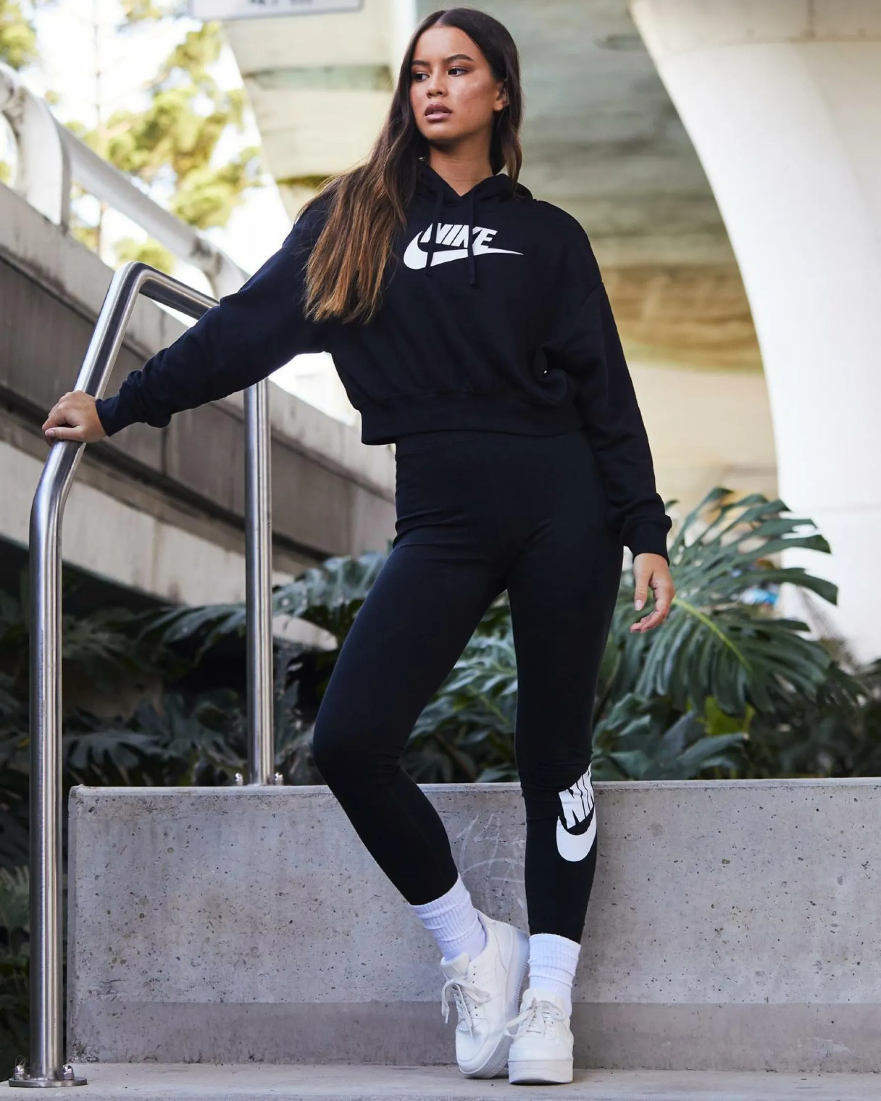 Activewear*Nike Essential Logo Leggings Black/white