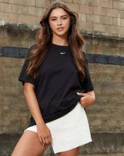 Tops*Nike Essential T-Shirt Black/white