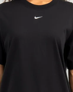 Tops*Nike Essential T-Shirt Black/white