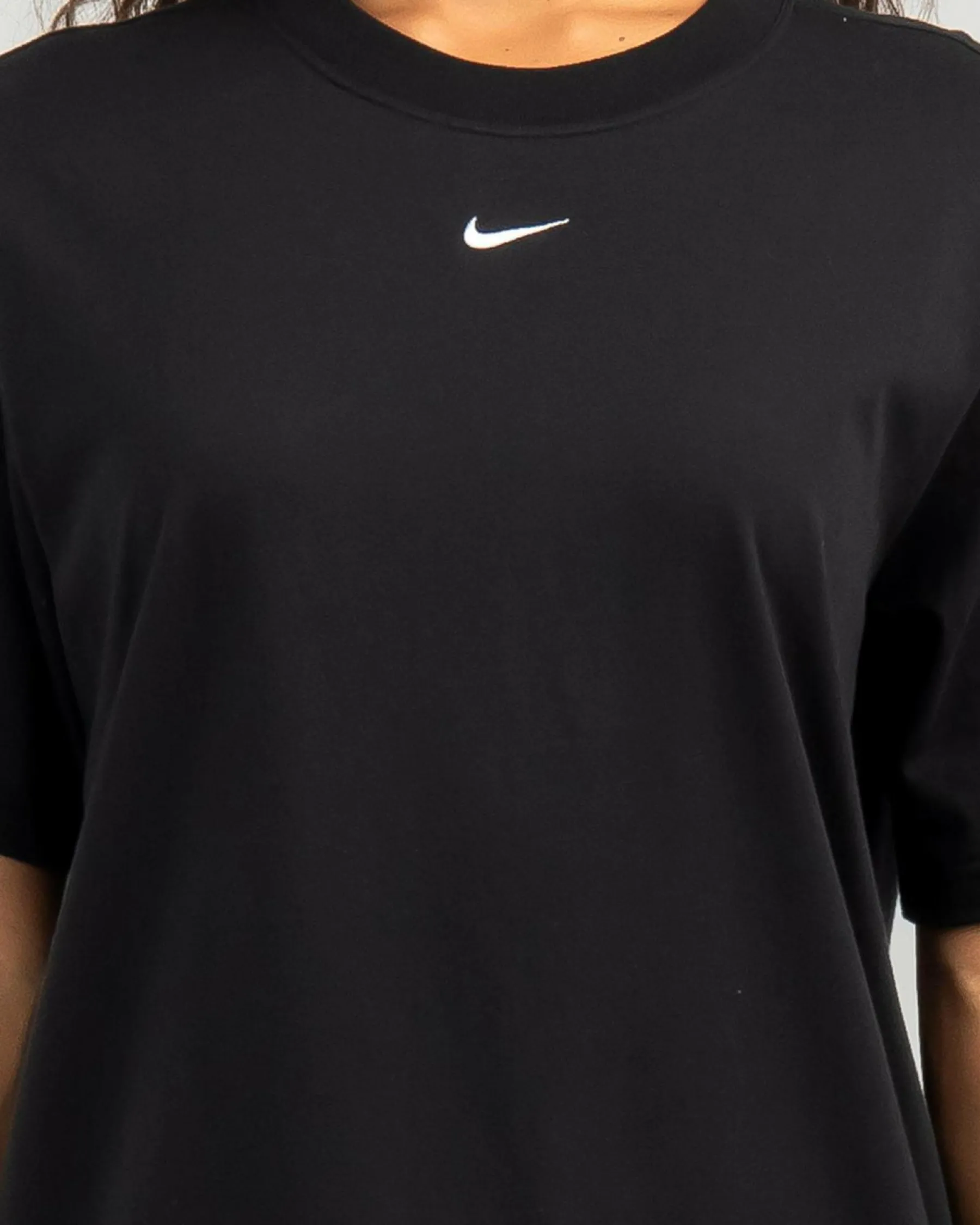 Tops*Nike Essential T-Shirt Black/white