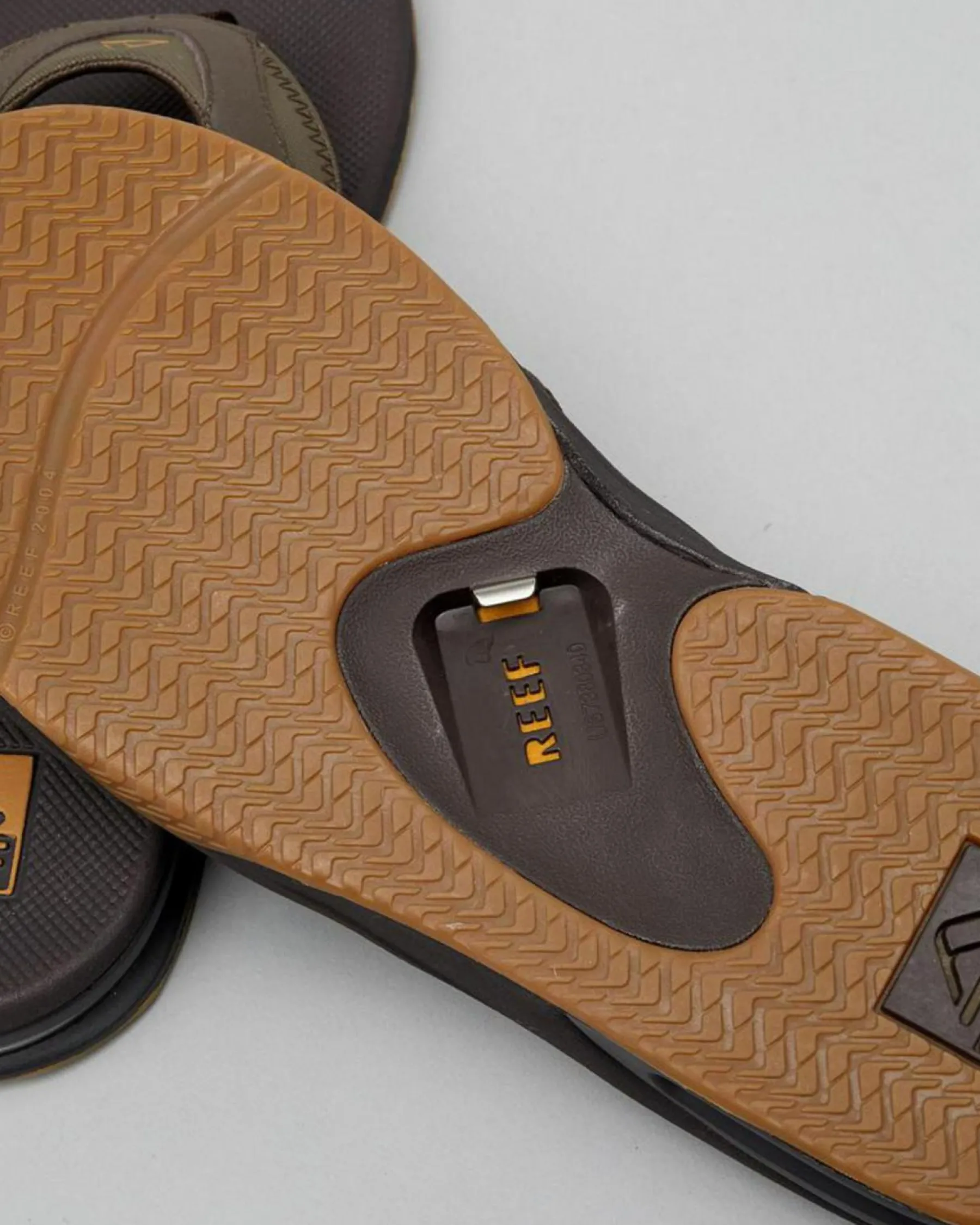 Fanning Thongs Slides