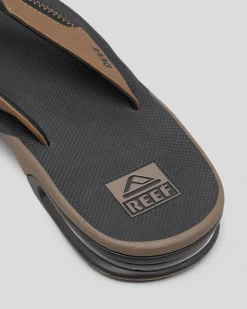 Fanning Thongs Flip Flops & Sandals