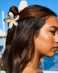 Face & Body*Karyn In LA Frangipani Pearl Hair Claw Clip Pearl/gold