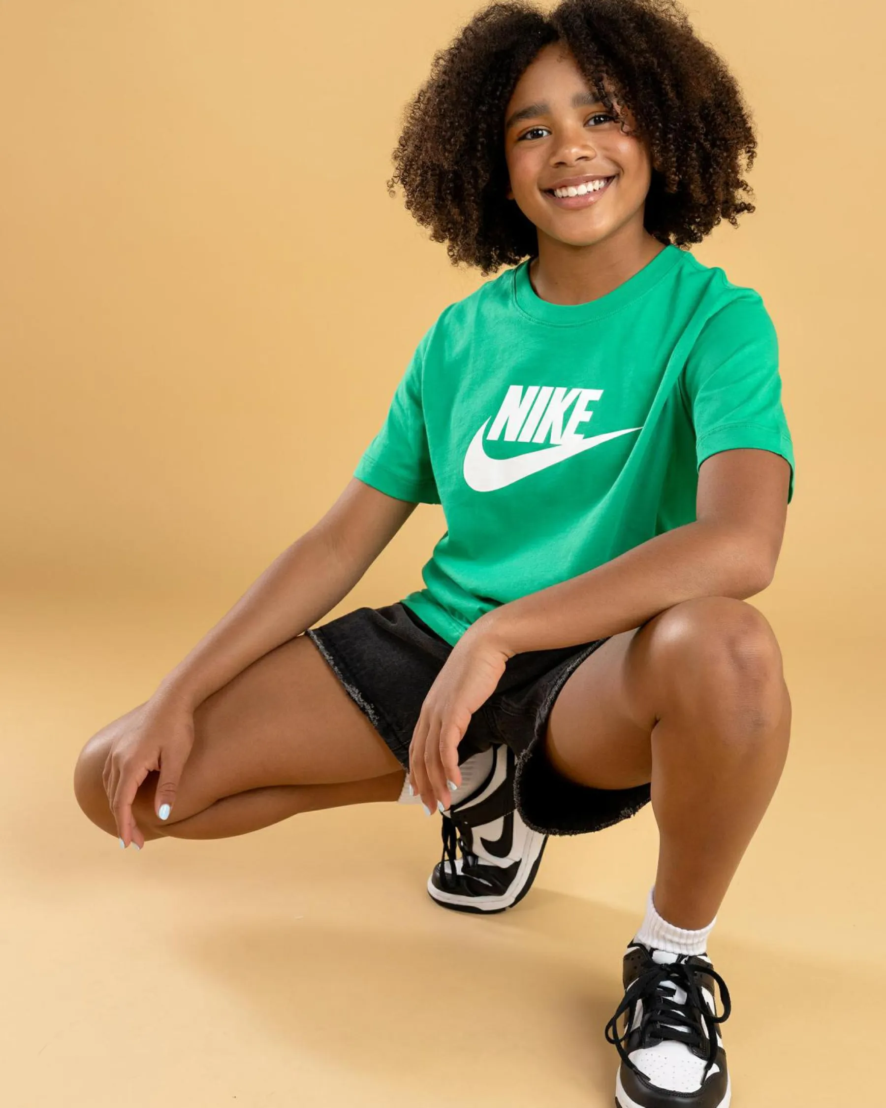 Tops*Nike Girls' Futura T-Shirt Stadium Green