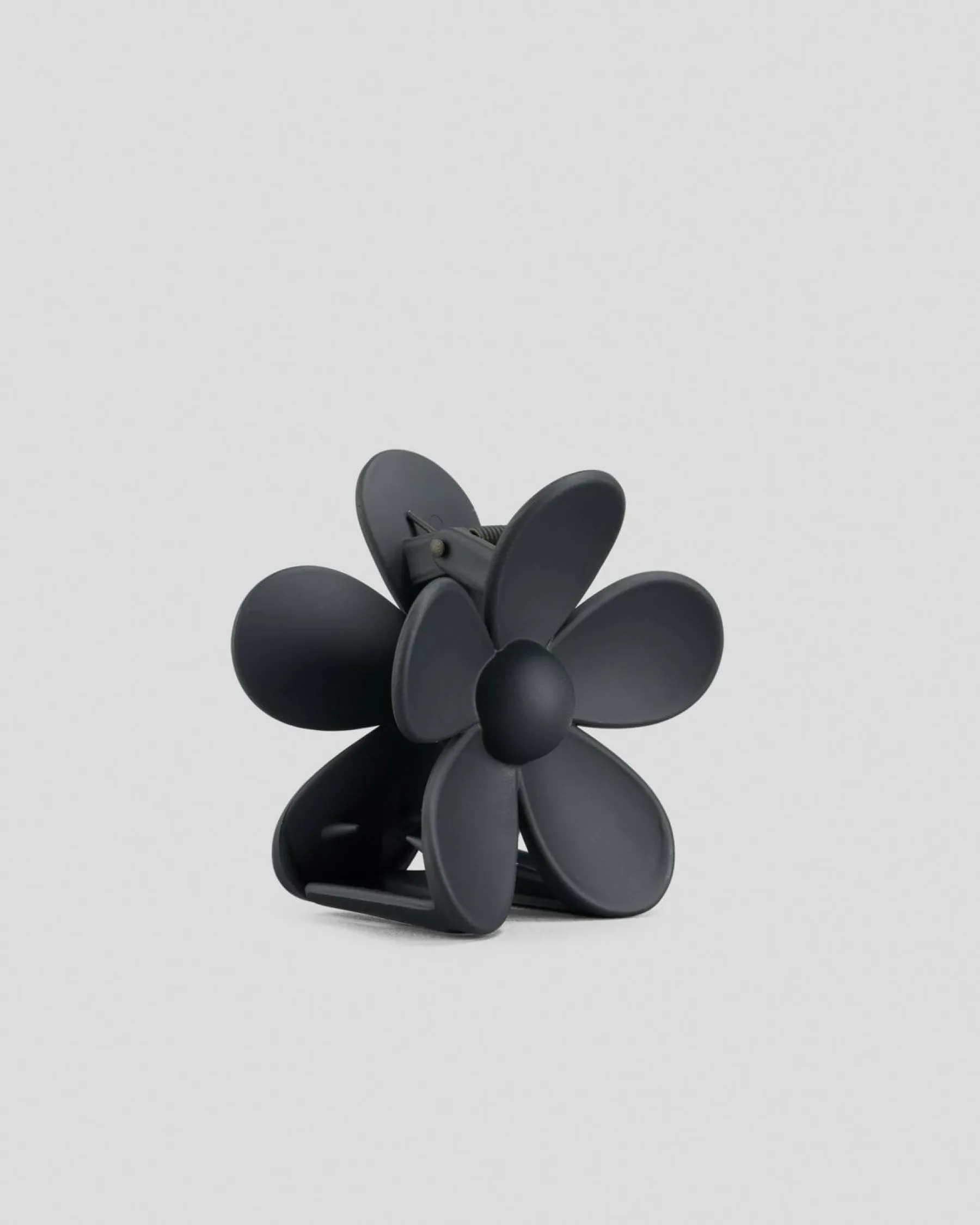 Beauty & Hair*Karyn In LA Kay Flower Hair Claw Clip Black
