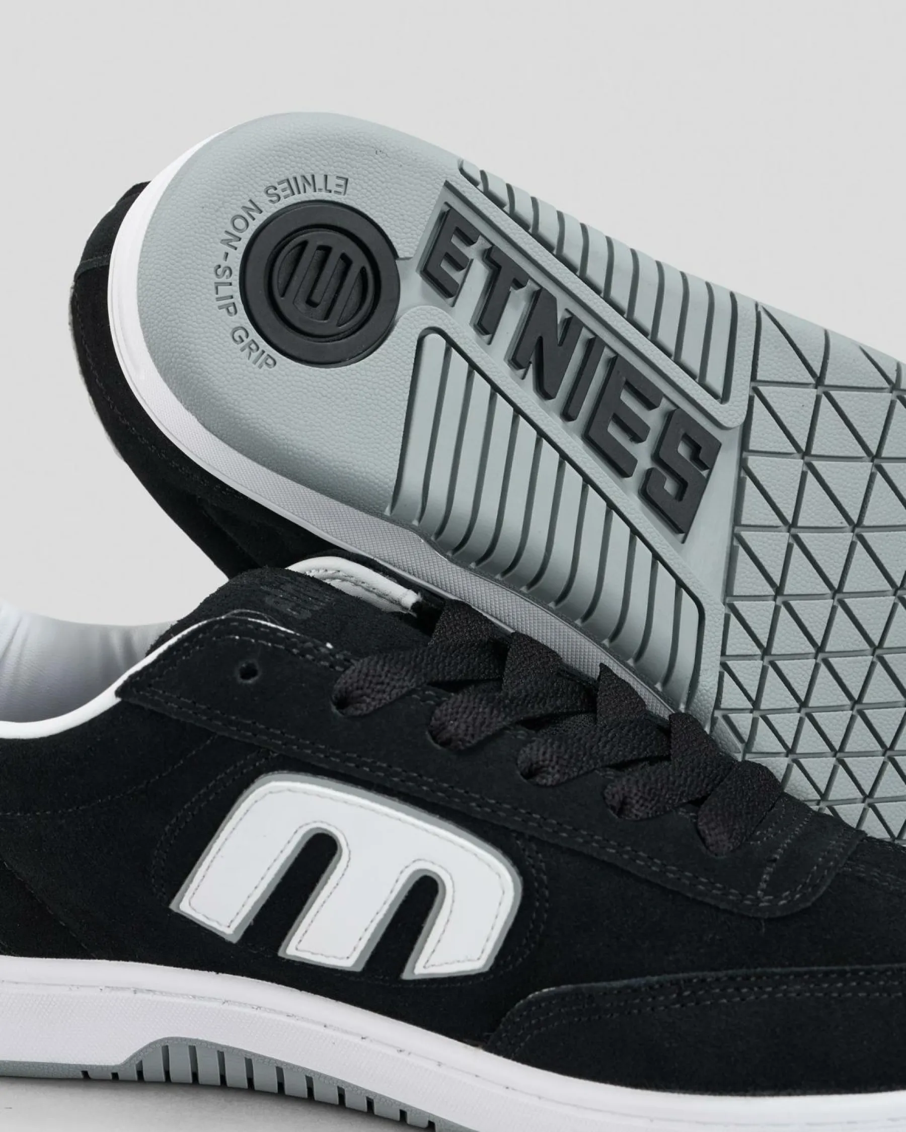 Sneakers*Etnies Lo-Cut Shoes Black/white