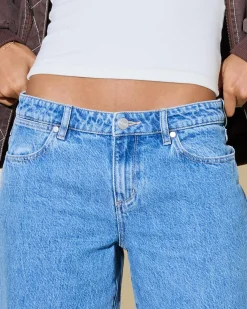 Bottoms*Wrangler Low Farrah Super Baggy Jeans Blue Temptation
