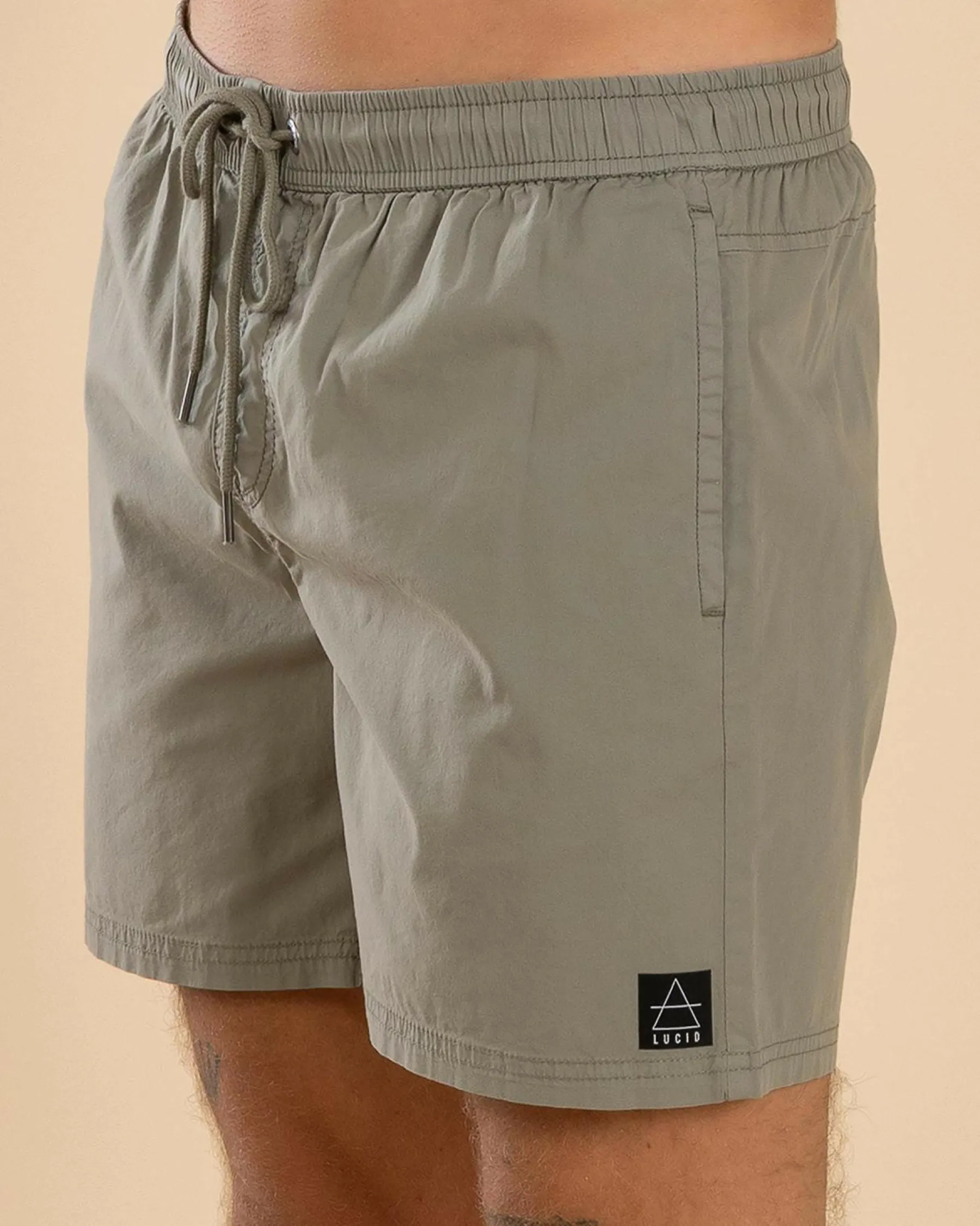 Hot Motion Elastic Waist Shorts Shorts & Bottoms