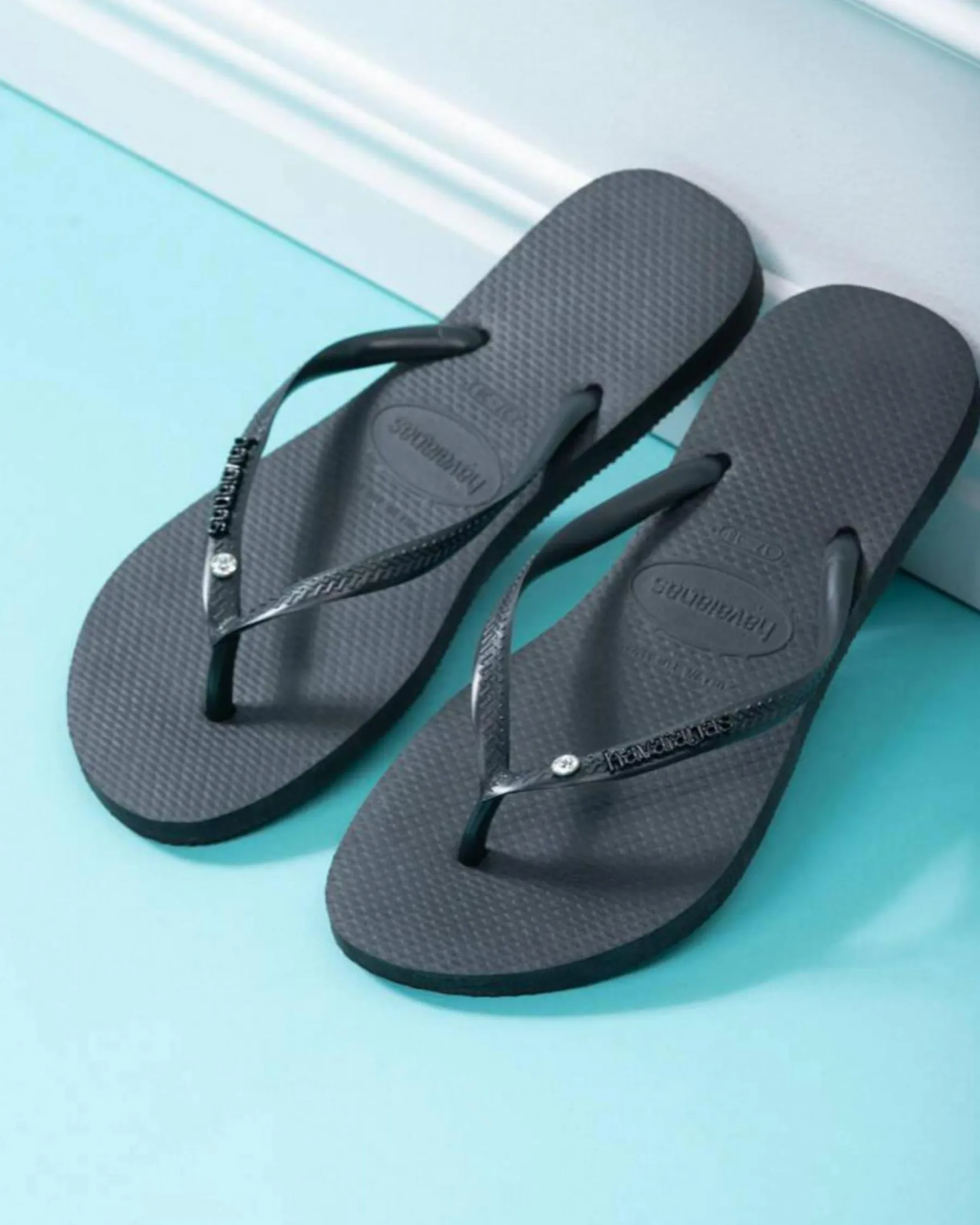 Sale Slim Metal Logo Crystal Thongs Women Flip Flops