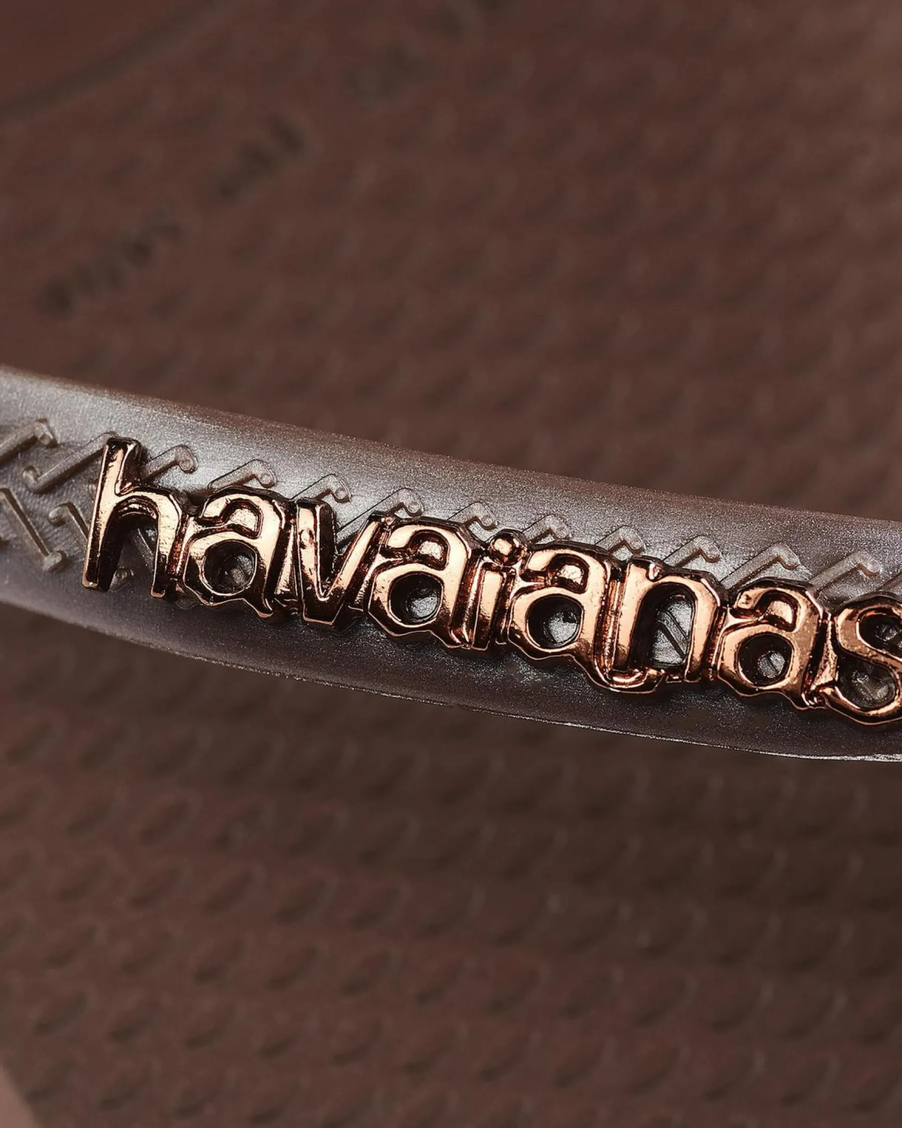 Flip Flops*Havaianas Slim Metal Logo Thongs Dark Brown
