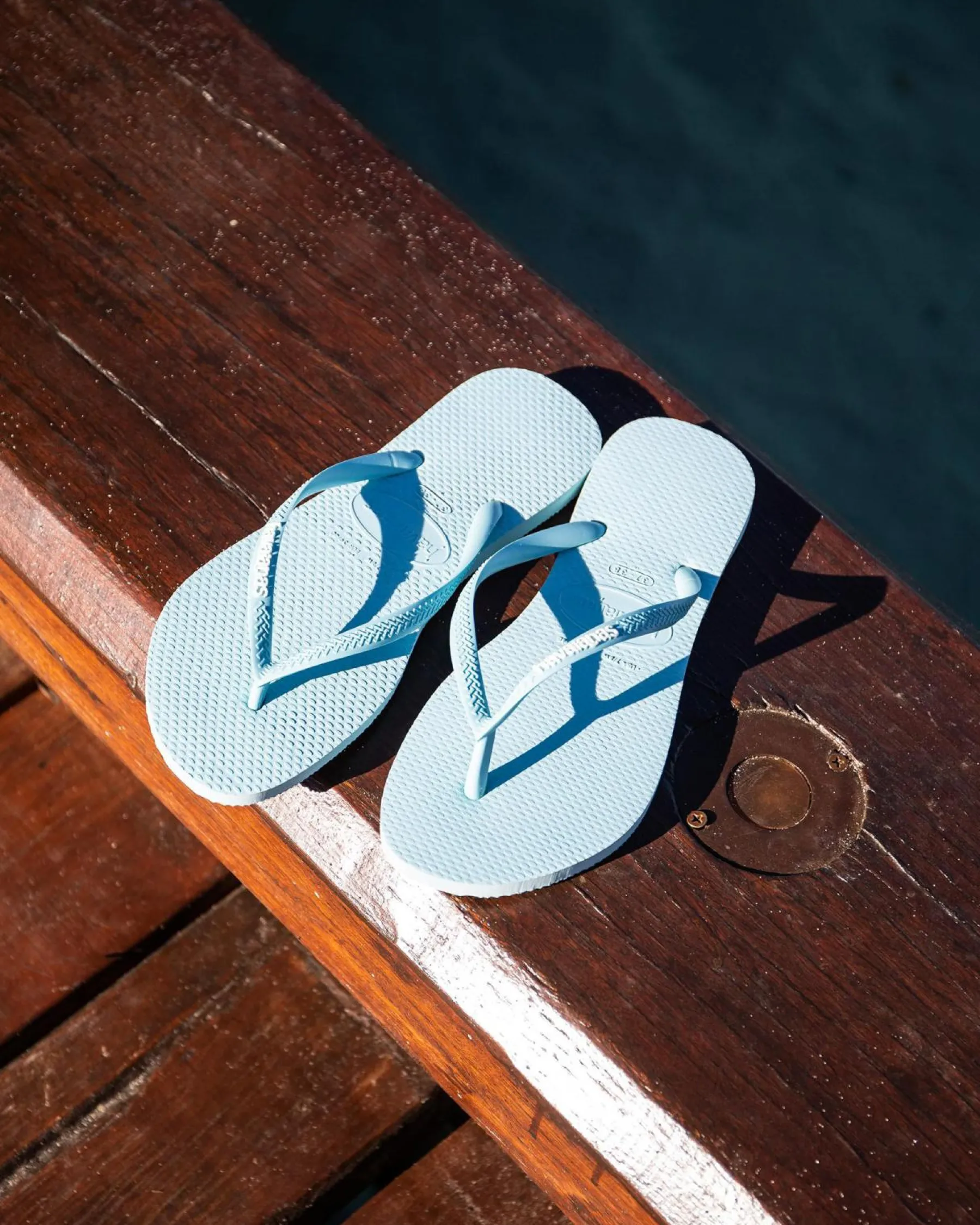 Hot Slim Rubber Logo Thongs Women Flip Flops