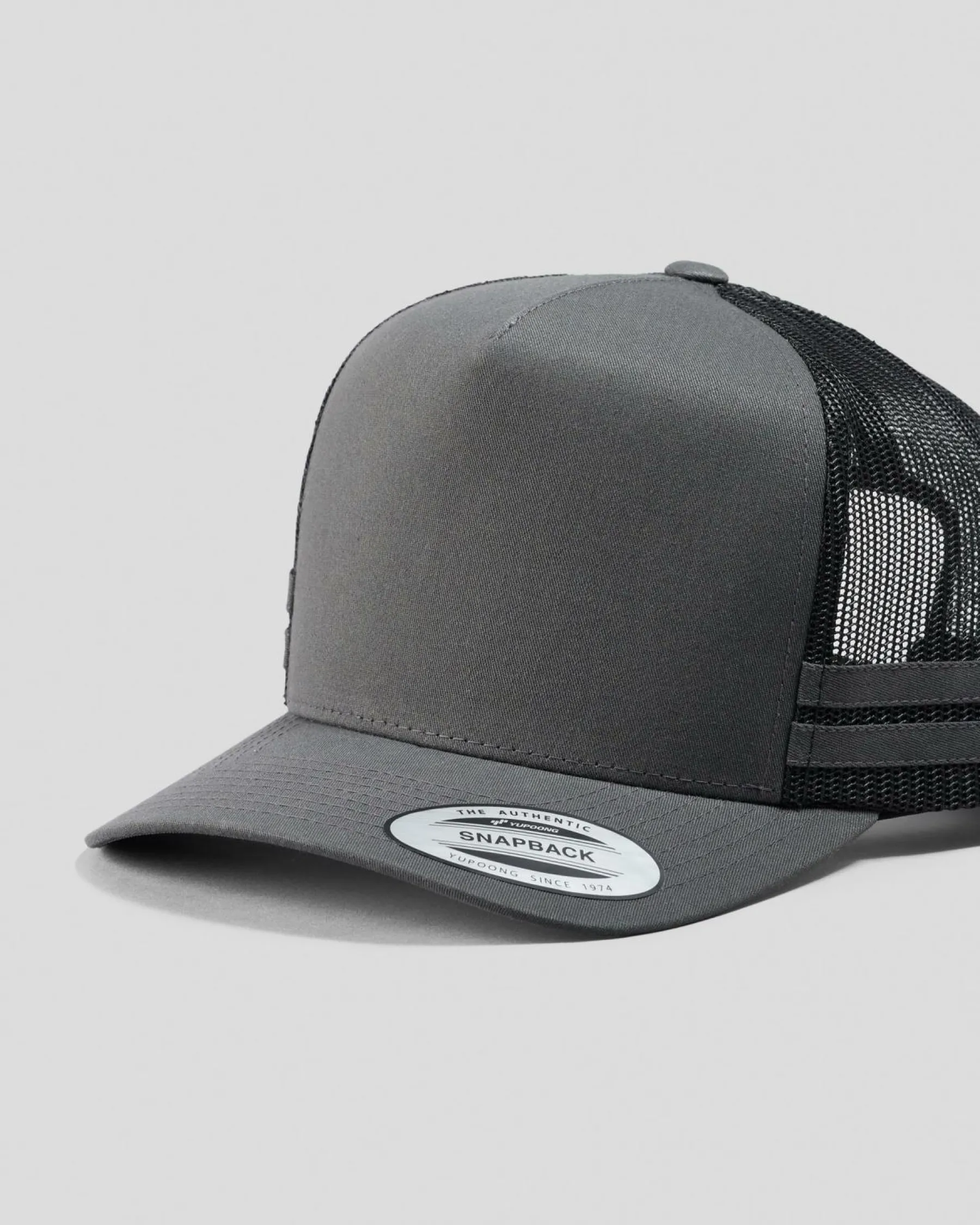 Headwear*Flexfit Stripe Cap Charcoal/black