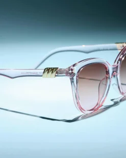 Sunglasses*Le Specs The Muse Sunglasses Blush/smoke Pink