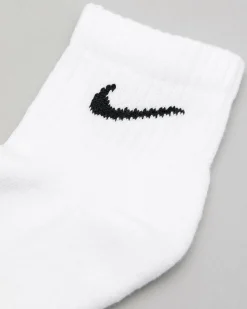 Socks*Nike Women's Everyday Cushion Ankle Sock Pack White