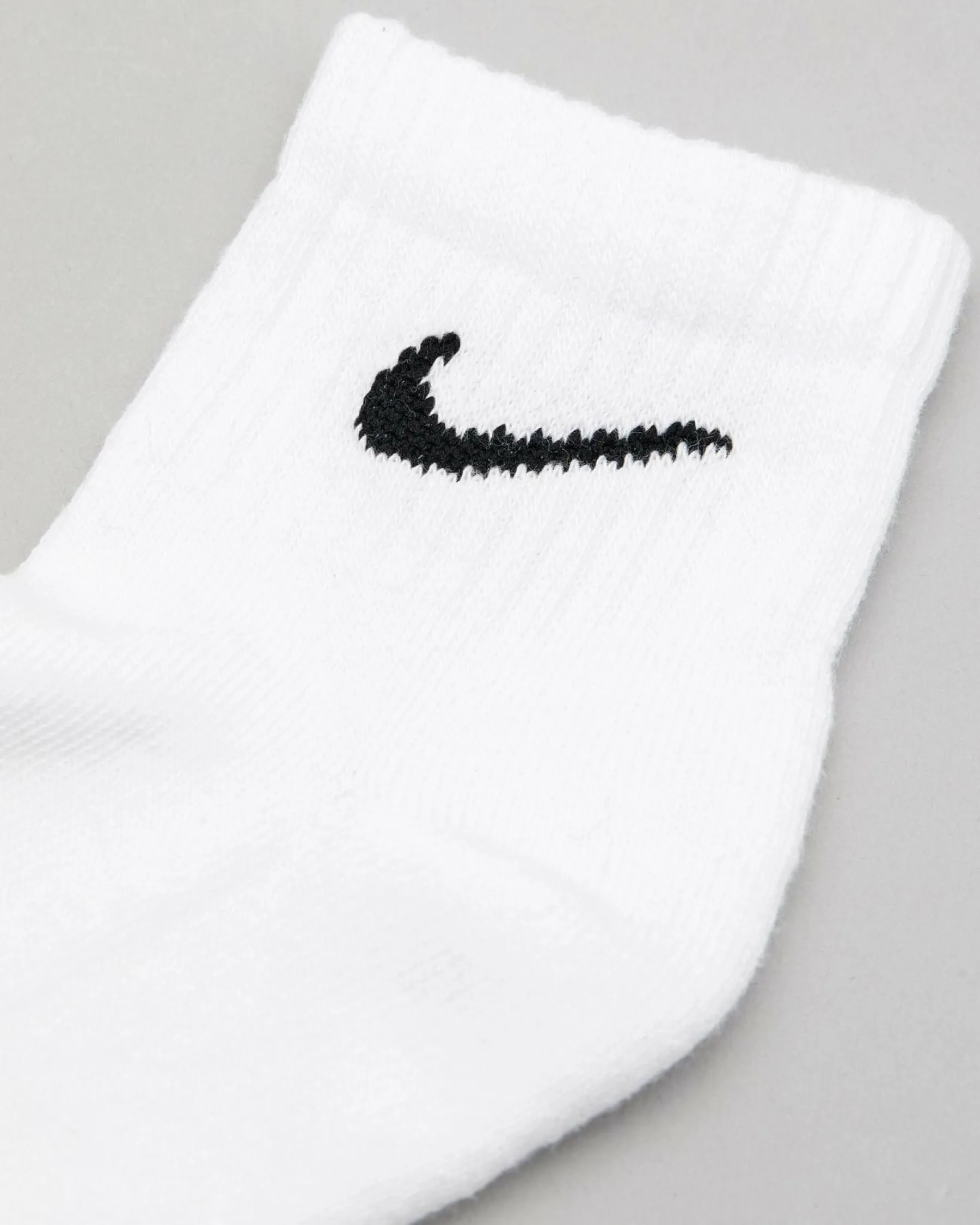 Socks*Nike Women's Everyday Cushion Ankle Sock Pack White